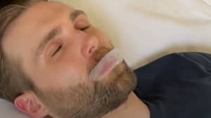 健康专家解释为什么他睡觉时嘴巴被胶带封住