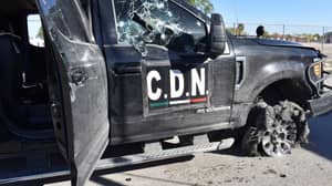 至少21次死于怀疑的墨西哥药物卡特尔的枪战与警察